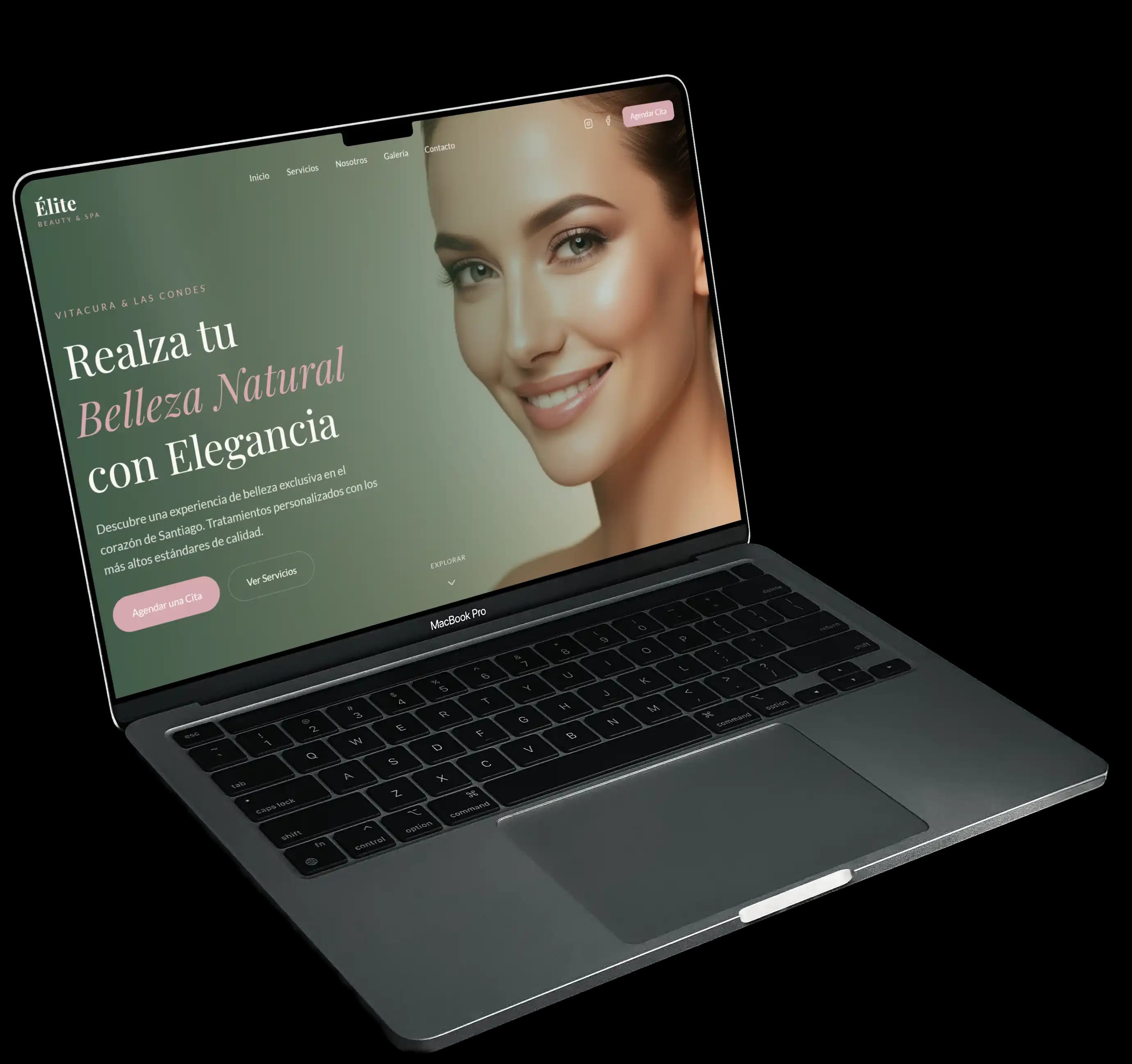 Macbook Pro con web desarrollada por Hexagono 8 Studio